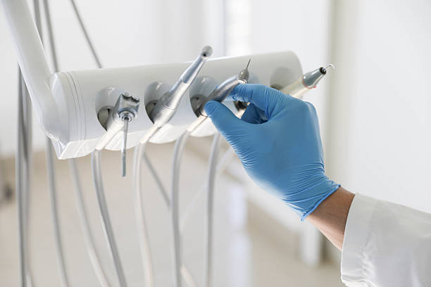 Professional Dental Crowns And Bridges technician working in Park City, KS
